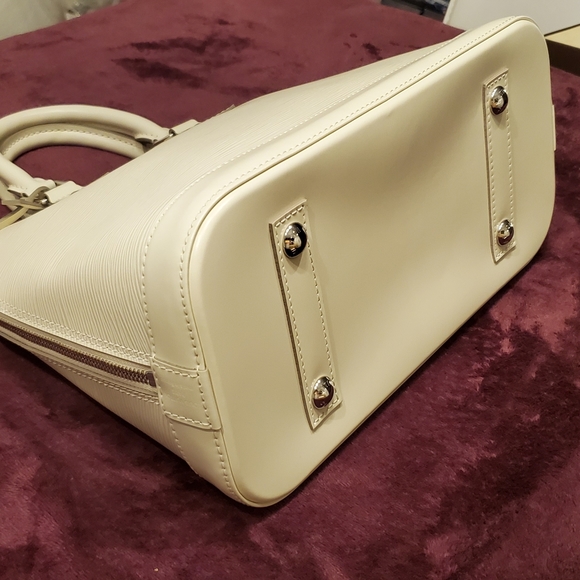 Louis Vuitton Epi Alma Ivoire PM - Picture 2 of 8